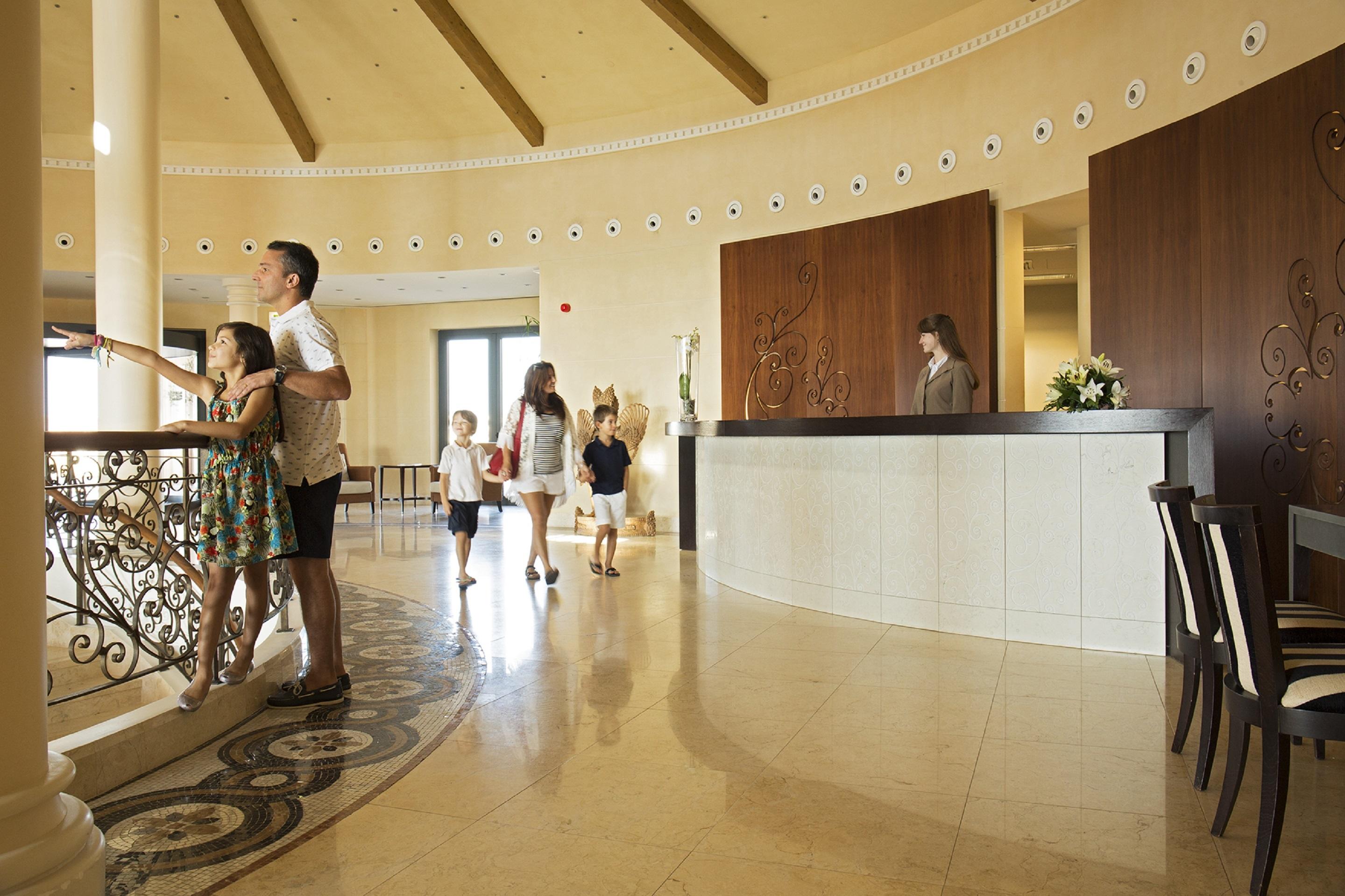 Cascade Wellness Resort Lagos Buitenkant foto Lobby