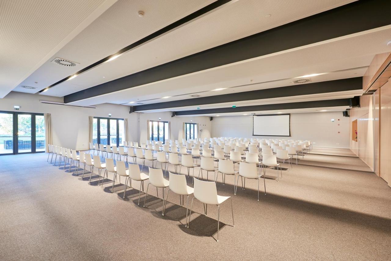 Cascade Wellness Resort Lagos Buitenkant foto The Auditorium