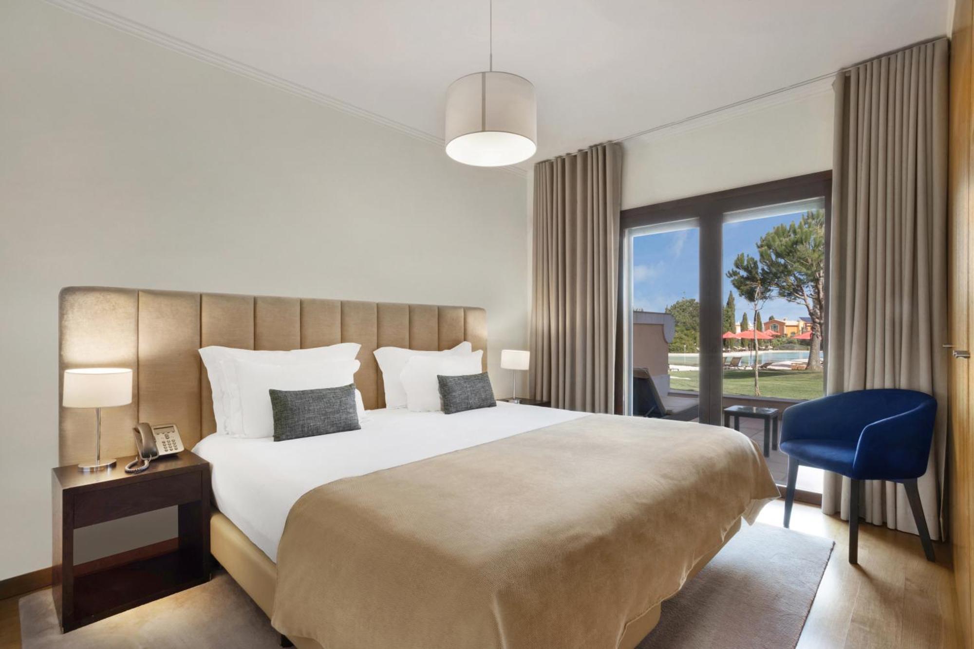 Cascade Wellness Resort Lagos Buitenkant foto A room at the hotel